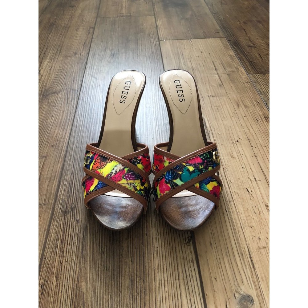 GUESS LADIES SANDALS SIZE 9 US  WOMENS, FEMALE, MULTI COLOR